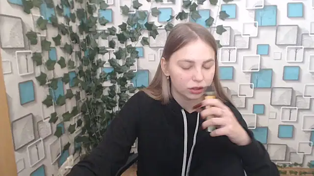 klerkarina online show from 4, 3, 2025