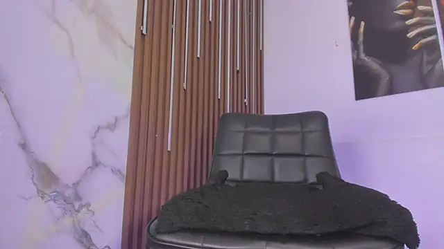 Snapshot of Sophia_Cameron chatting on 19, 1, 2025 Sophia Cameron online show from 19, 1, 2025