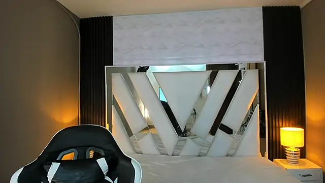 Linda4Petite online show from 16, 12, 2025