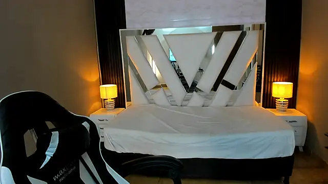 Linda4Petite online show from 11, 1, 2026