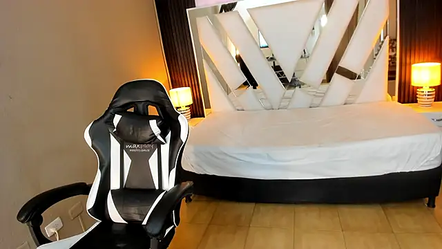 Linda4Petite online show from 13, 1, 2026