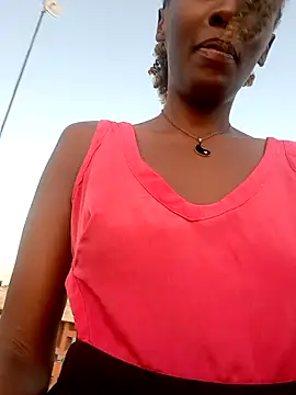 Snapshot of lynnkatrina chatting on 29, 9, 2025 lynnkatrina online show from 29, 9, 2025