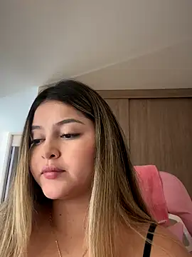 lunablossom  online show from 3, 12, 2025