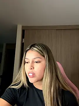 lunablossom  online show from 8, 1, 2026