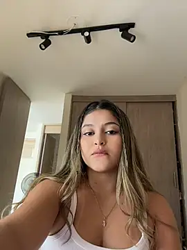 lunablossom  online show from 9, 4, 2026