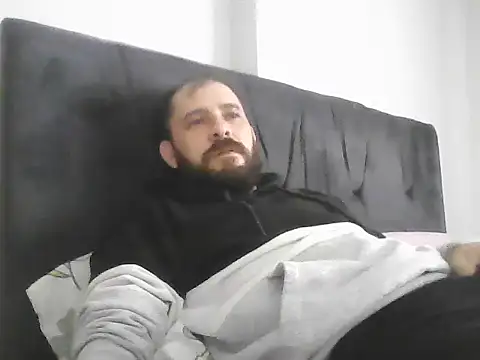 NiiiRvaNaa online show from 14, 11, 2025