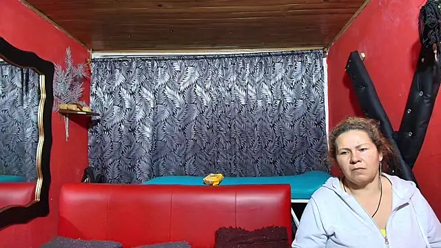 lesbiancuple online show from 26, 2, 2025