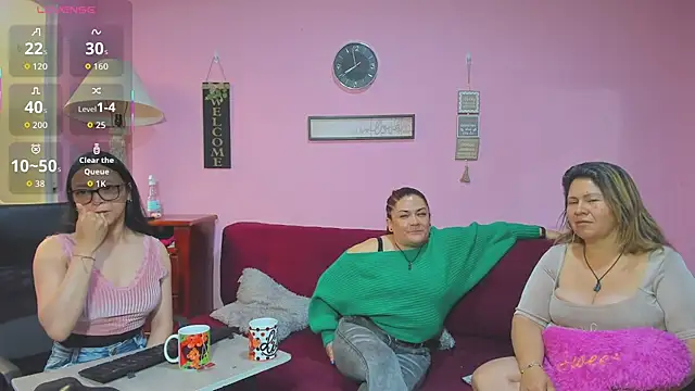 lesbiancuple online show from 11, 10, 2025