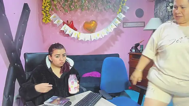 Snapshot of lesbiancuple chatting on 10, 3, 2026 lesbiancuple online show from 10, 3, 2026
