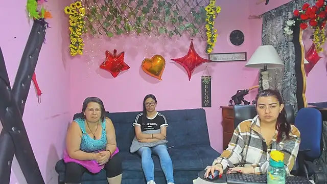 Snapshot of lesbiancuple chatting on 18, 3, 2026 lesbiancuple online show from 18, 3, 2026