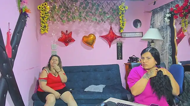 Snapshot of lesbiancuple chatting on 19, 3, 2026 lesbiancuple online show from 19, 3, 2026