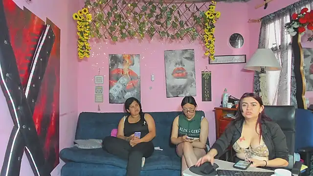 Snapshot of lesbiancuple chatting on 1, 4, 2026 lesbiancuple online show from 1, 4, 2026