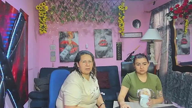 Snapshot of lesbiancuple chatting on 20, 4, 2026 lesbiancuple online show from 20, 4, 2026
