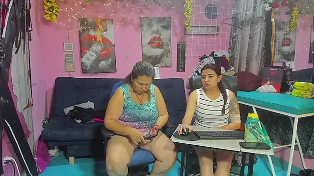 Snapshot of lesbiancuple chatting on 11, 6, 2026 lesbiancuple online show from 11, 6, 2026