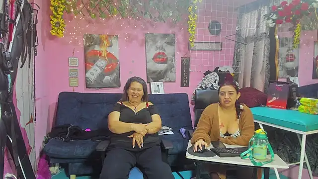 Snapshot of lesbiancuple chatting on 12, 6, 2026 lesbiancuple online show from 12, 6, 2026