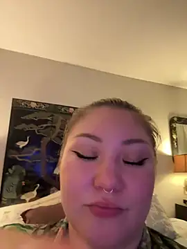 Snapshot of RosieDixx chatting on 2, 3, 2025 RosieDixx online show from 2, 3, 2025