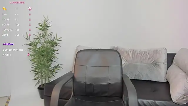 Snapshot of kimbrownn chatting on 8, 2, 2025 kimbrownn online show from 8, 2, 2025