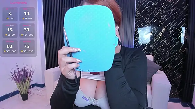 Snapshot of kimbrownn chatting on 10, 9, 2025 kimbrownn online show from 10, 9, 2025