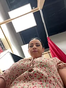 Snapshot of CrazzyChicks chatting on 25, 6, 2026 CrazzyChicks online show from 25, 6, 2026
