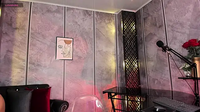 Amaraa Lewis online show from 6, 3, 2025