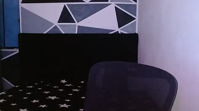 Snapshot of littlextreme chatting on 24, 12, 2024 littlextreme online show from 24, 12, 2024