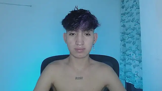 Snapshot of littlextreme chatting on 5, 2, 2025 littlextreme online show from 5, 2, 2025