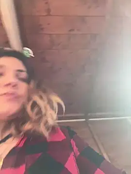 Snapshot of DaisyVibesss chatting on 23, 12, 2024 DaisyVibesss online show from 23, 12, 2024