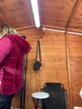 Snapshot of DaisyVibesss chatting on 26, 12, 2024 DaisyVibesss online show from 26, 12, 2024