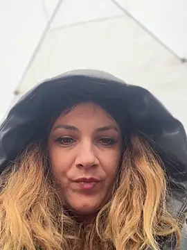 Snapshot of DaisyVibesss chatting on 16, 2, 2025 DaisyVibesss online show from 16, 2, 2025