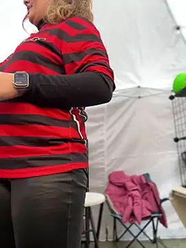 Snapshot of DaisyVibesss chatting on 23, 2, 2025 DaisyVibesss online show from 23, 2, 2025