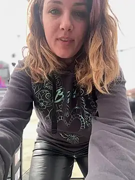 Snapshot of DaisyVibesss chatting on 1, 3, 2025 DaisyVibesss online show from 1, 3, 2025