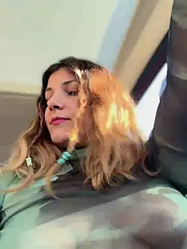 Snapshot of DaisyVibesss chatting on 6, 3, 2025 DaisyVibesss online show from 6, 3, 2025