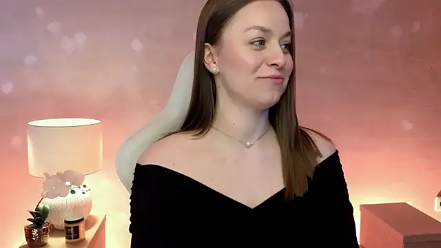 MilaFleur online show from 8, 4, 2026