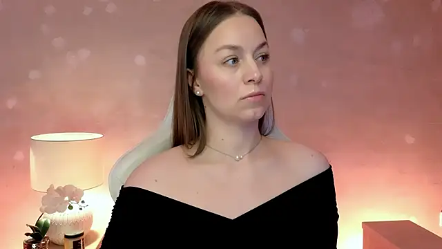 Snapshot of MilaFleur chatting on 7, 5, 2026 MilaFleur online show from 7, 5, 2026