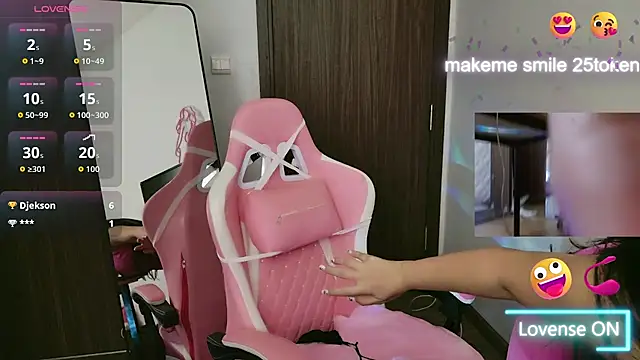 Snapshot of AsianQueens chatting on 8, 10, 2025 AsianQueens online show from 8, 10, 2025