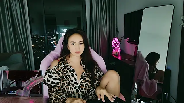 Snapshot of AsianQueens chatting on 22, 12, 2025 AsianQueens online show from 22, 12, 2025