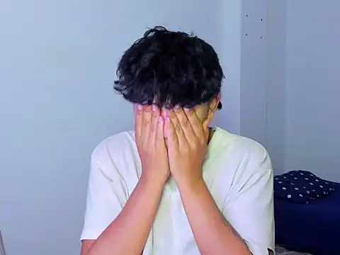 Snapshot of cody_johson chatting on 23, 12, 2025 cody johson online show from 23, 12, 2025