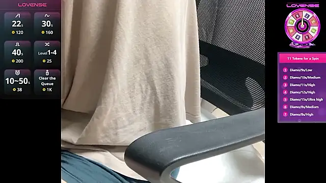 Snapshot of EricJohn1115 chatting on 17, 9, 2025 EricJohn1115 online show from 17, 9, 2025