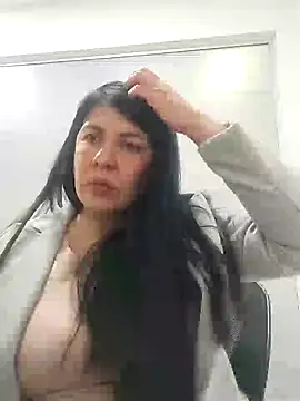 aisha latina online show from 22, 1, 2025