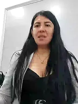 aisha latina online show from 21, 2, 2025