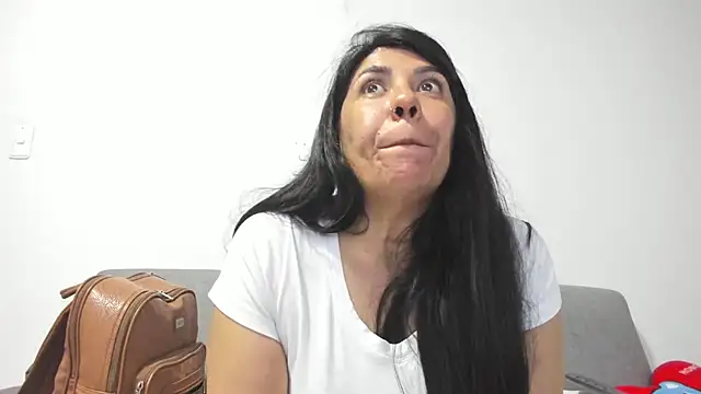 aisha latina online show from 27, 2, 2025