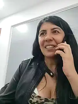 aisha latina online show from 7, 3, 2025