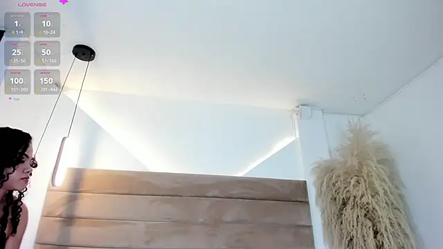 Snapshot of ValerieDiaz_ chatting on 13, 12, 2024 ValerieDiaz online show from 13, 12, 2024