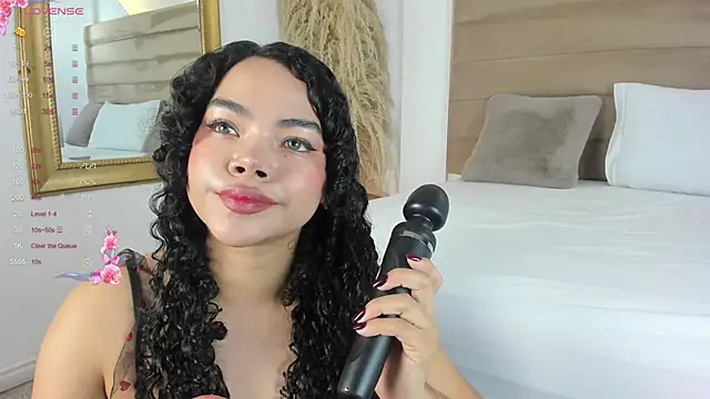 Snapshot of ValerieDiaz_ chatting on 9, 1, 2025 ValerieDiaz online show from 9, 1, 2025