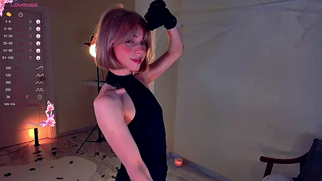 Snapshot of Arielle__03 chatting on 31, 10, 2025 Arielle  03 online show from 31, 10, 2025