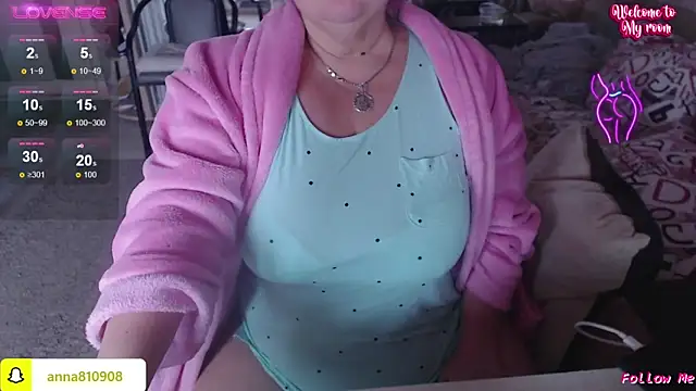 Snapshot of femme_fatale1 chatting on 15, 12, 2025 femme fatale1 online show from 15, 12, 2025