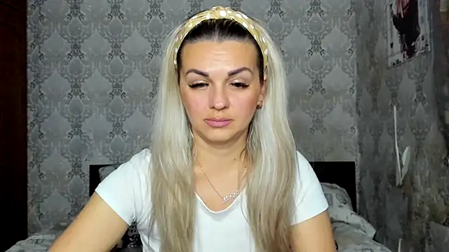 Snapshot of NicoletMoore chatting on 19, 12, 2024 NicoletMoore online show from 19, 12, 2024