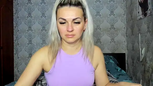 Snapshot of NicoletMoore chatting on 17, 1, 2025 NicoletMoore online show from 17, 1, 2025