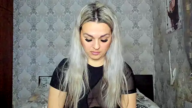 Snapshot of NicoletMoore chatting on 6, 2, 2025 NicoletMoore online show from 6, 2, 2025