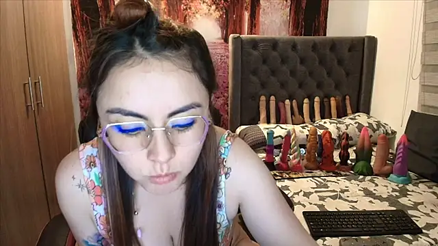 Snapshot of sofia23dirty chatting on 6, 7, 2026 sofia23dirty online show from 6, 7, 2026